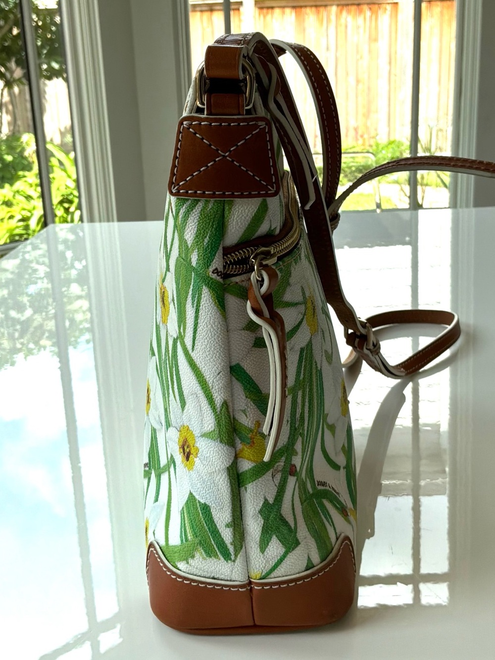 Dooney & Bourke Daffodil Becca Shoulder Bag White Floral Leather Trim J9856886 - Picture 5 of 16